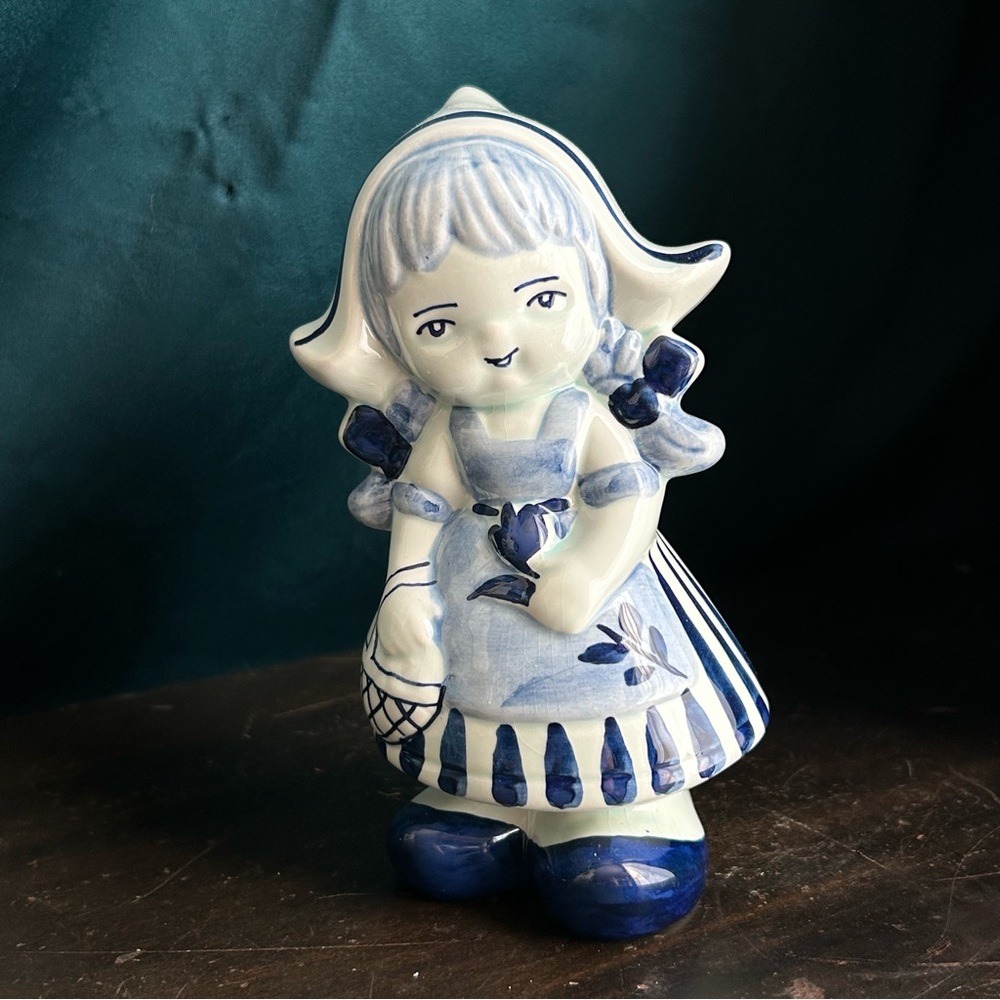 Large Vintage Dutch Delft Blue Hand Painted Farmers Wife Figurine